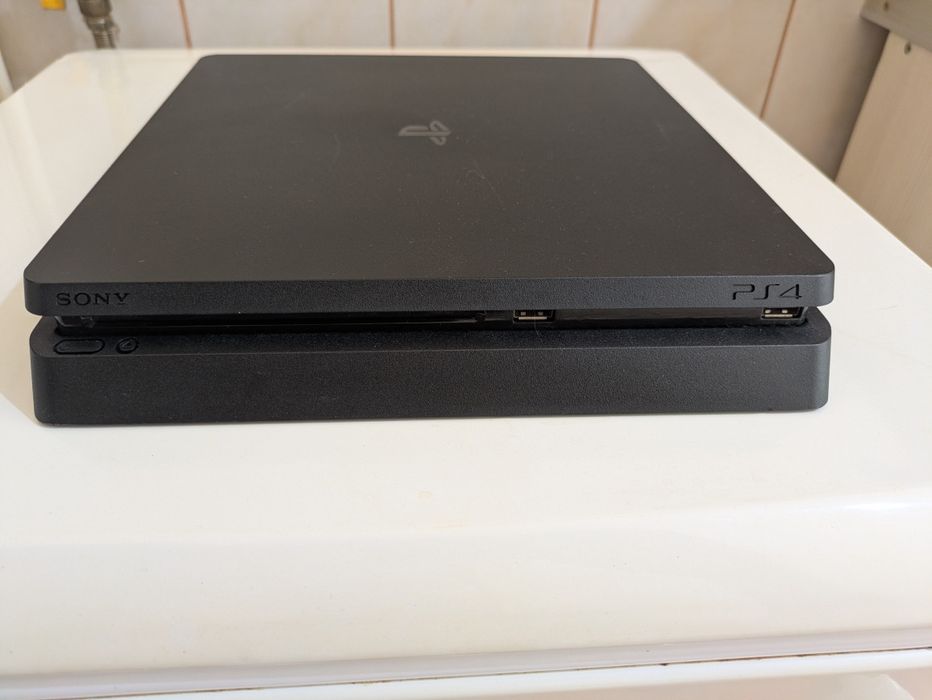 Playstation 4 Slim