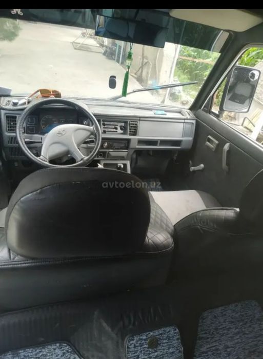 Oylab maslahat qilib tel qililar