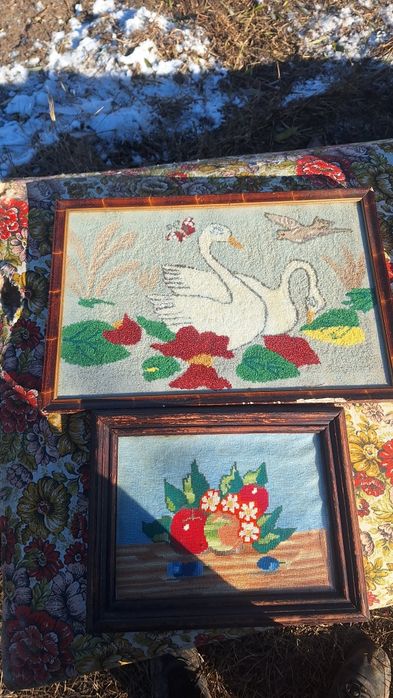 Tablouri făcute manual vechi