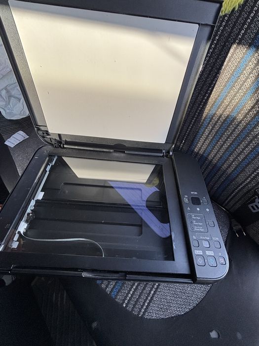 Vand imprimanta canon *DEFECTA*