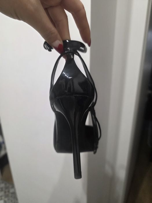 лачени обувки на ток Zara