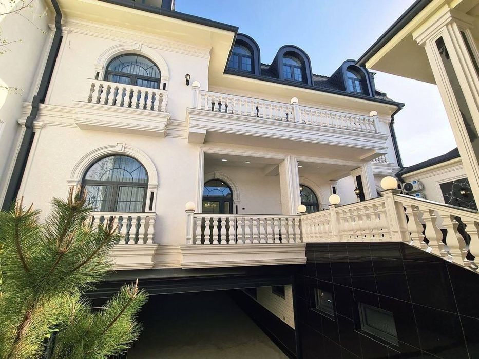 Срочно срочно продается Большой Шикарный Люкс Дом  Луначарский