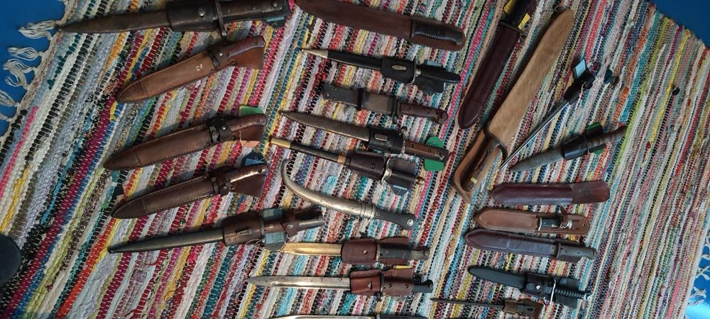 Săbii baionete armuri milităria medievale