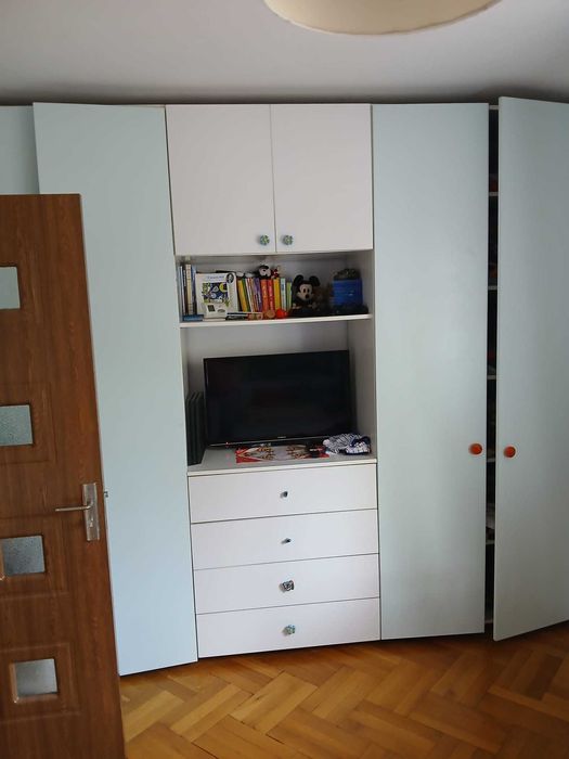 Vind apartament 2 camere , semidecomandat , cf 1