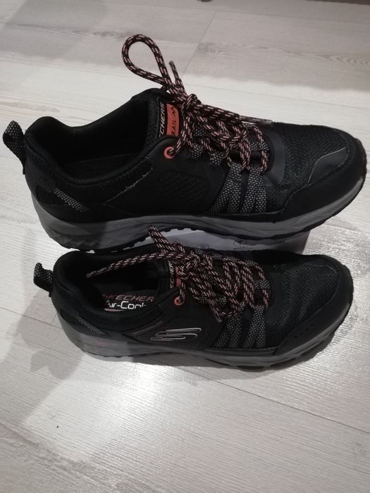 Туристически обувки Skechers за жени