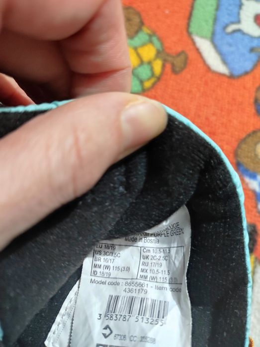 Vând cizme de zăpadă  impermeabile marimea 18/19