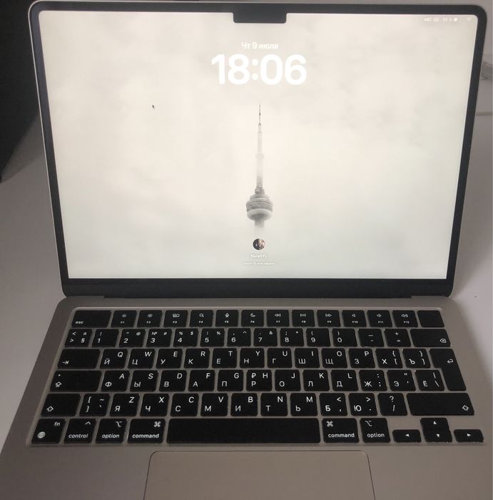 Macbook air 13.6 M2