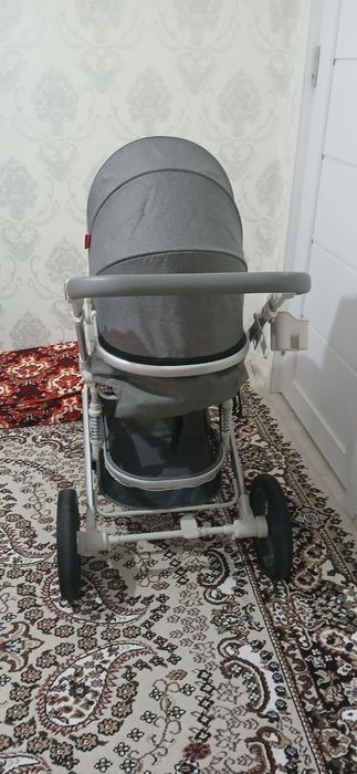 Kolyaska sotiladi srochna