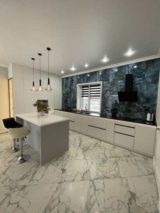 Продам Дом, Тепличное