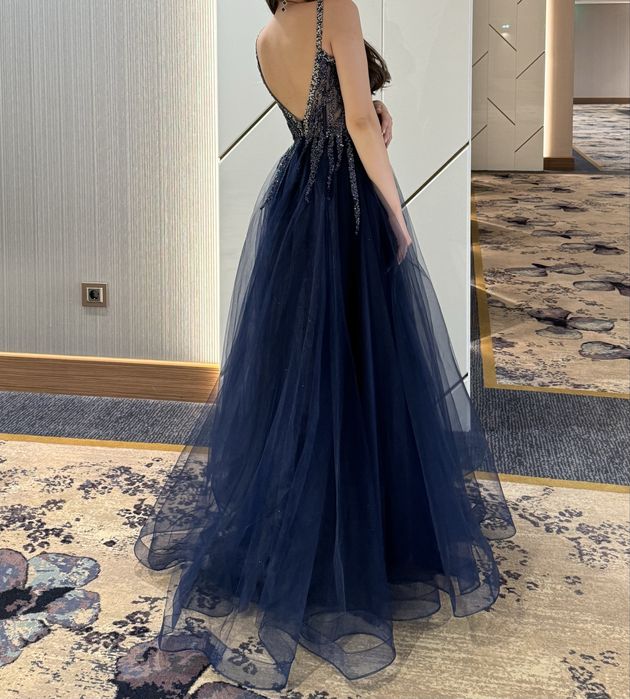 Бална рокля в синьо