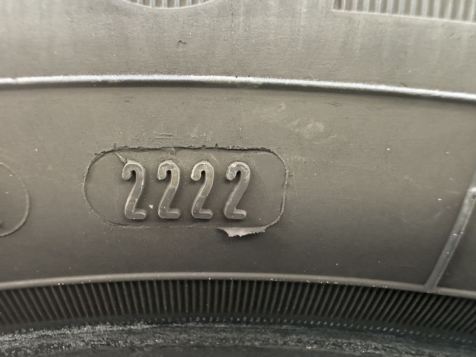 Автомобилни гуми 215 55 17 Goodyear