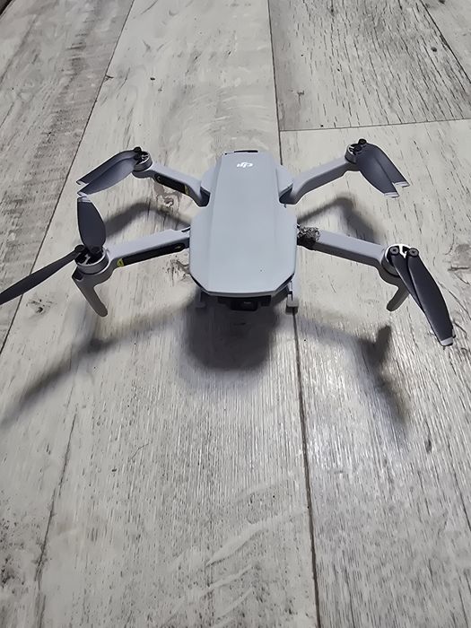 Продам на запчасти dji mini
