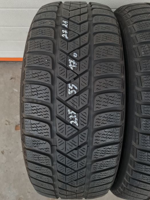 Зимни гуми 2 броя PIRELLI SottoZero3 225 55 R17 дот 2421