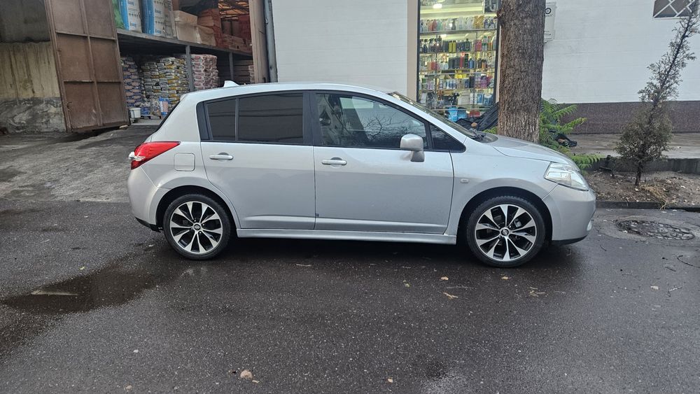 Nissan tiida 2008