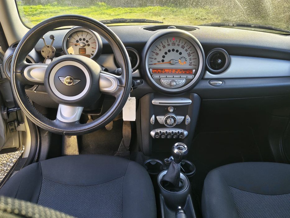 Se vinde mini cooper