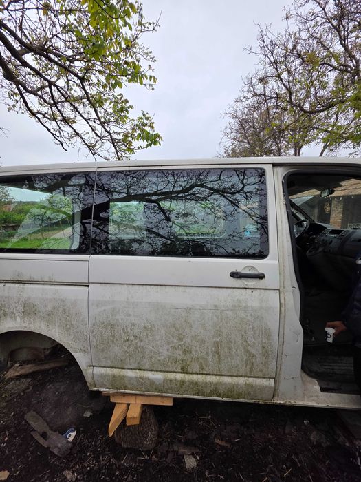 Продавам vw T5 на части