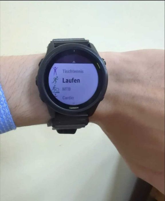 Смарт-часы Garmin Forerunner 745