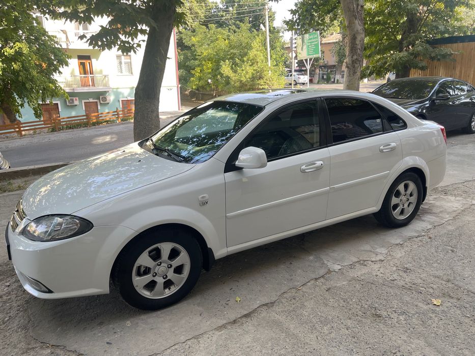 Avtomashinamni sotmoqchiman