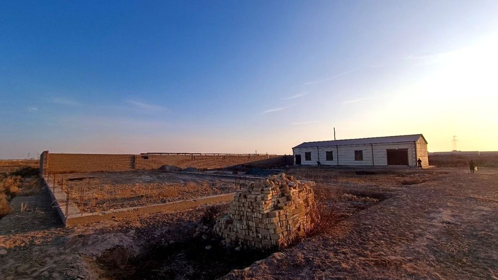 Noturar joy sotiladi.