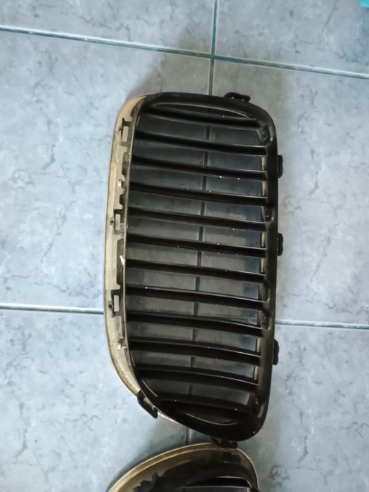 Grila bara fata BMW