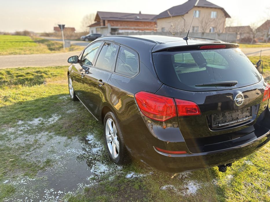 OPEL Astra 2011 — imagine 4