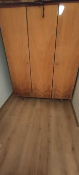 Подарявам запазен гардероб.