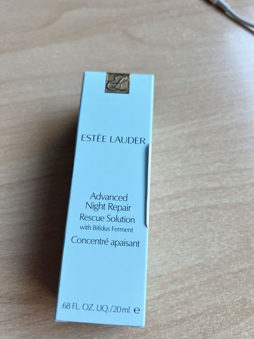 чисто нов серум Estee Lauder за лице