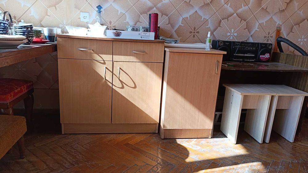 Продаются шкафы для кухни, есть подвесные тоже