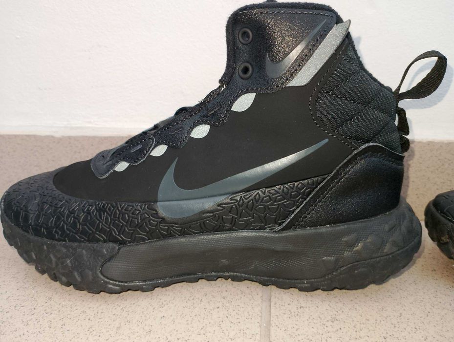 Зимни обувки Nike, номер 37.5