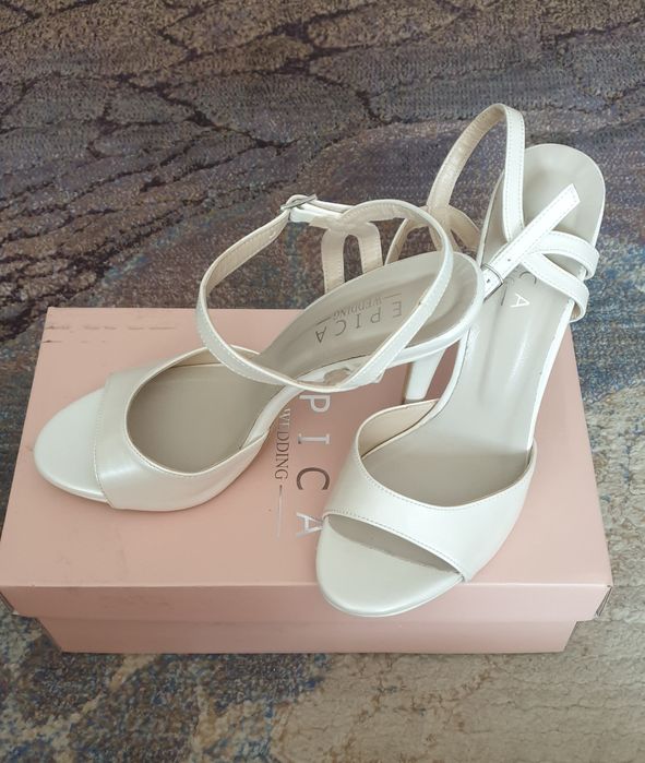 Epica Sandale albe din piele ecologica