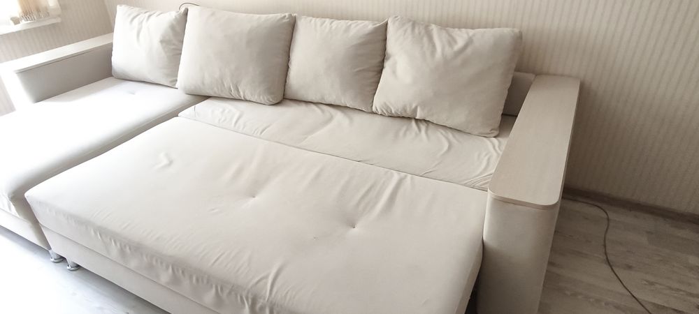 Продам диван угловой