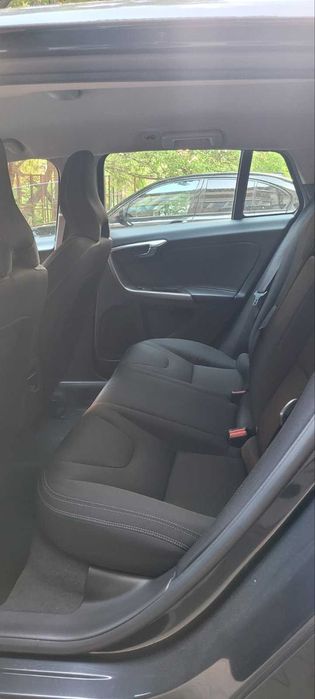 Volvo V60 2.0 гаражна