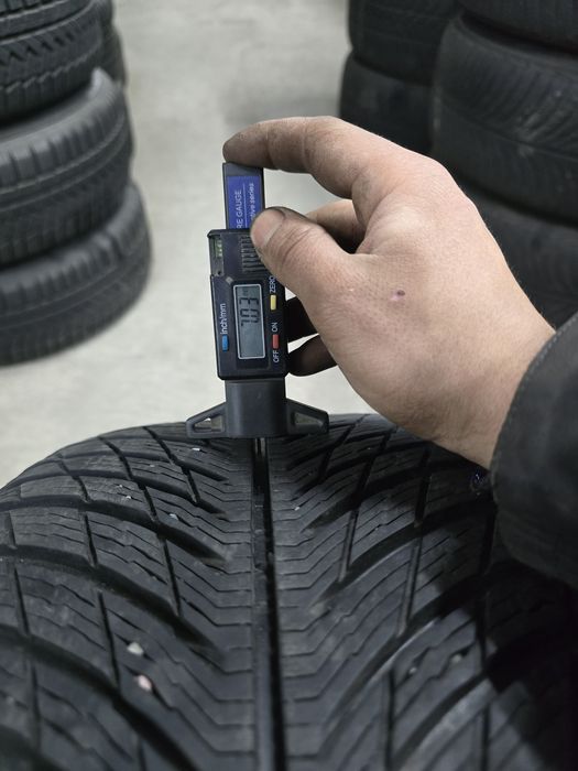 2 Броя 245/45/17 Michelin 7mm 23dot