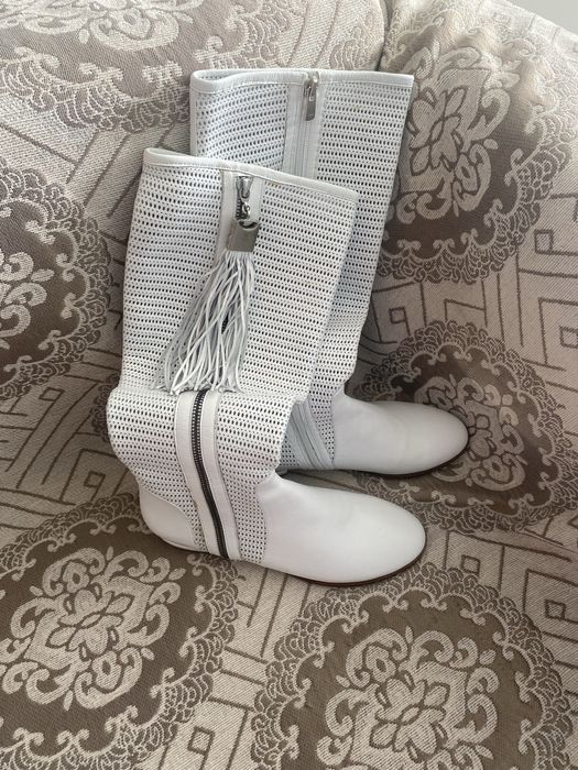 Продам кожанные сапоги