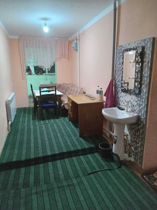 3 xonali kvartira sotiladi