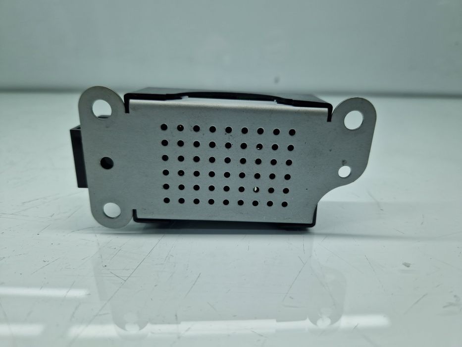 Amplificator antena Volkswagen Golf 6 (5K1) [Fabr 2009-2013] 5M0035570