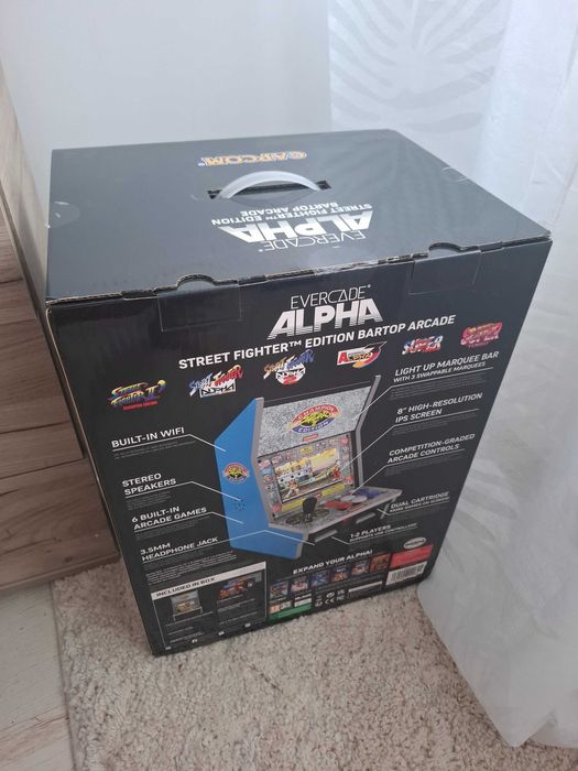 Bartop arcade Evercade Alpha, inspirat din salile de arcade, acces la sute de jocuri clasice