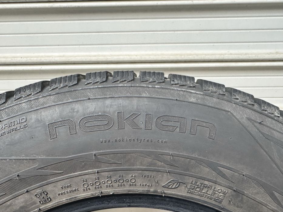 215 70 16 Nokian