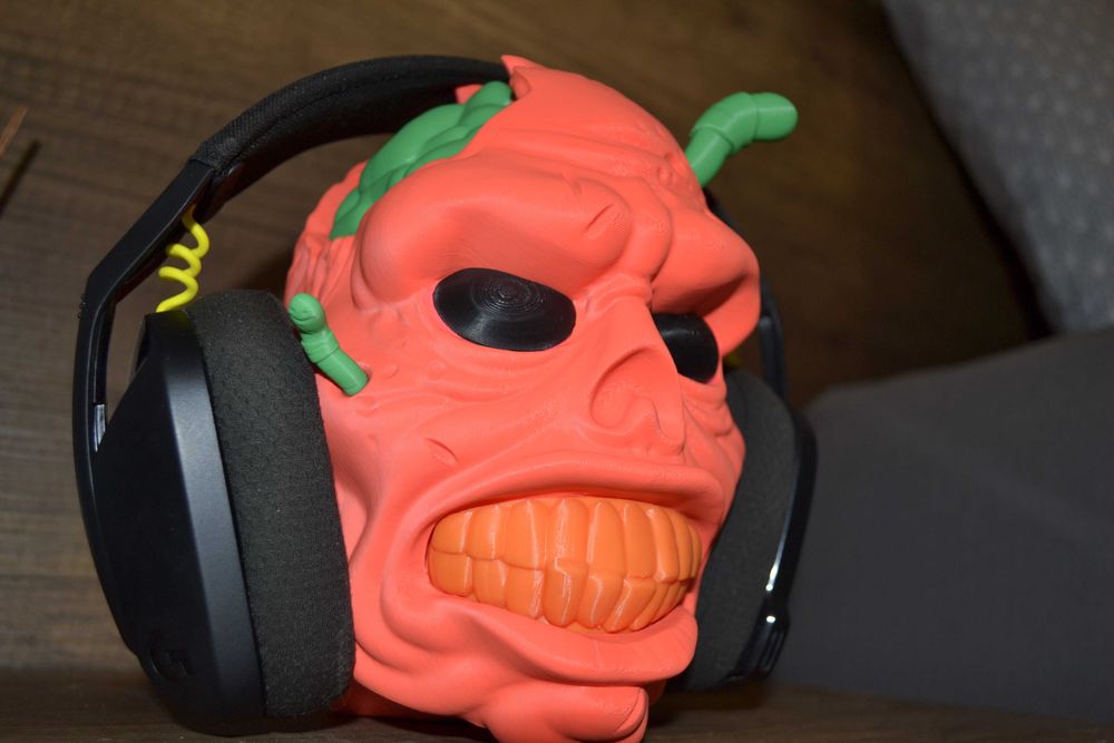 Стойки за слушалки