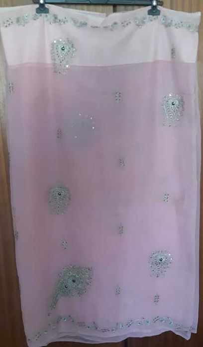 индийское сари розовое