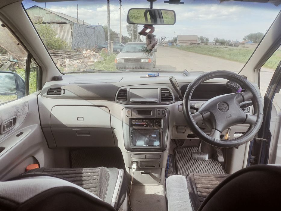 Продам Nissan Liberty