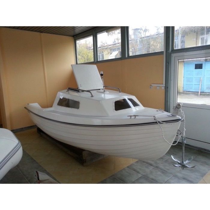Моторна лодка с кабина Мечта-440М, рибарска лодка, разходка и