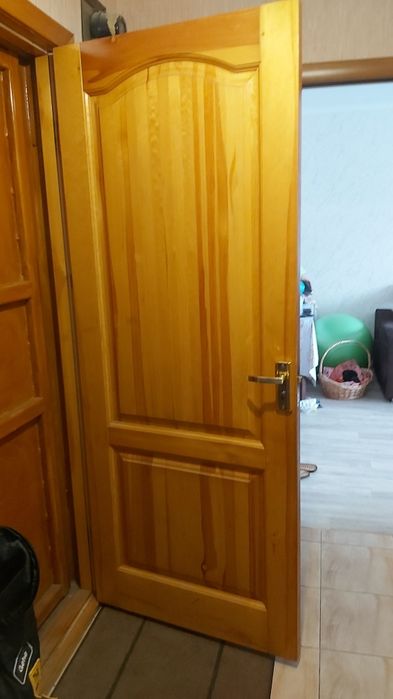 Дверь натуральное дерево