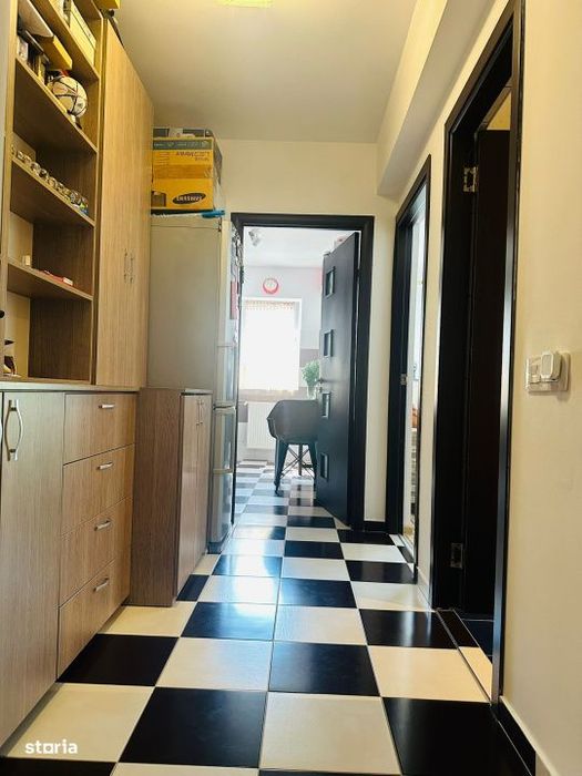 Apartament cu 2 camere, decomandat, zona Porii