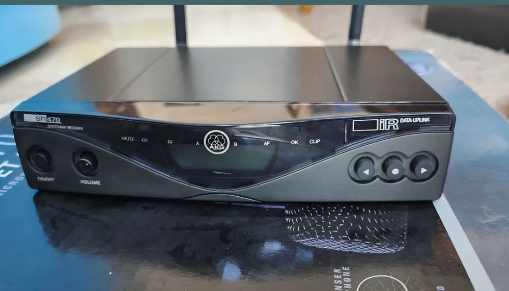 Vând  microfon wireless AKG WMS 470