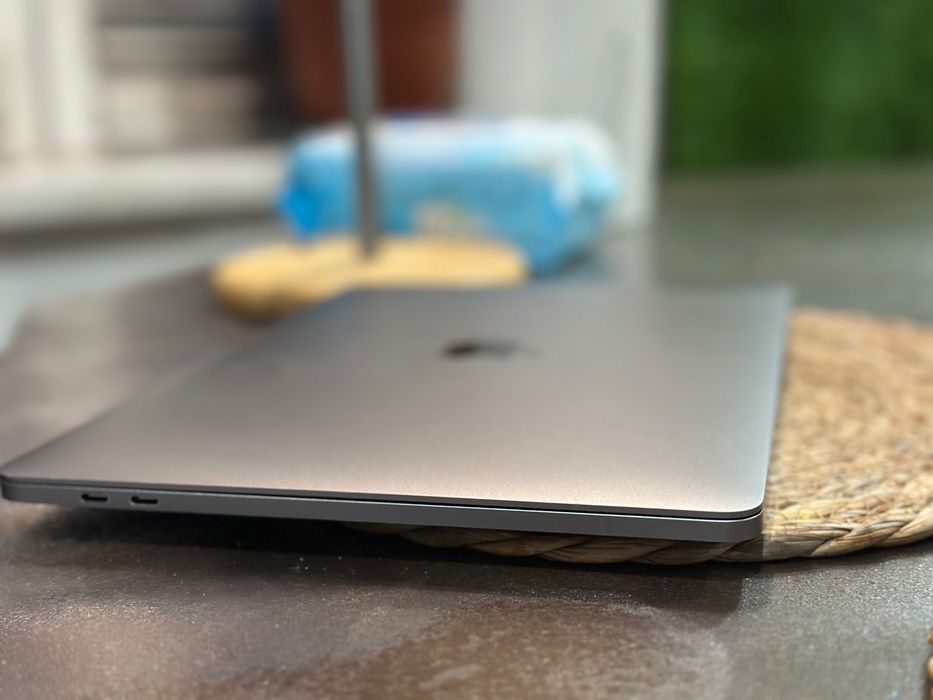 MacBook Pro 13.3 M2 8/512