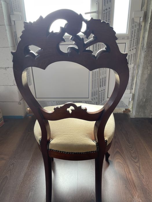 Scaun  din lemn/jilt