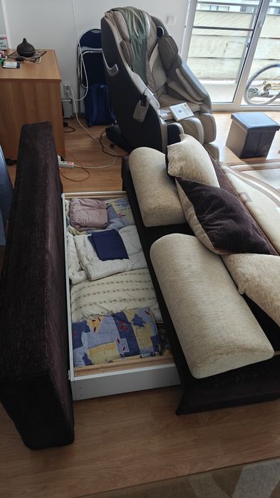 Canapea extensibila cu lada de depozitare