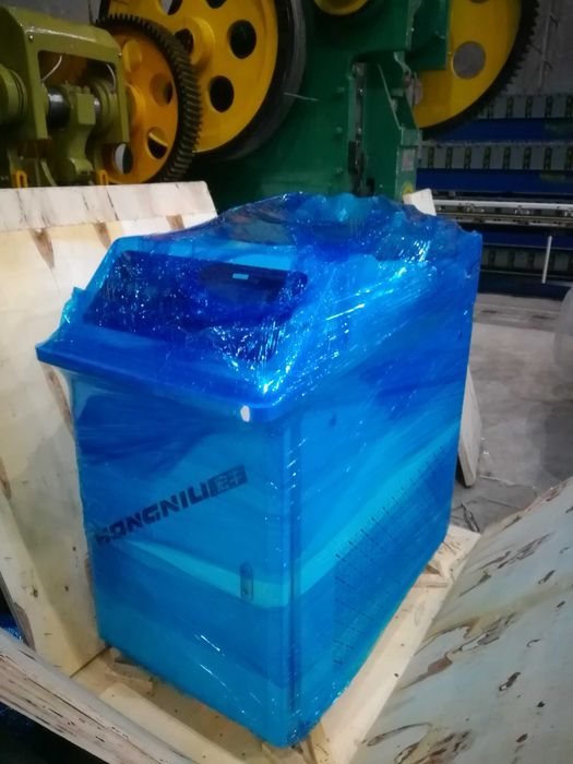 лазер 1500вт источник MAXPOTONIC. Комп.сор. 16атм . Вытяжка 750 ватт.