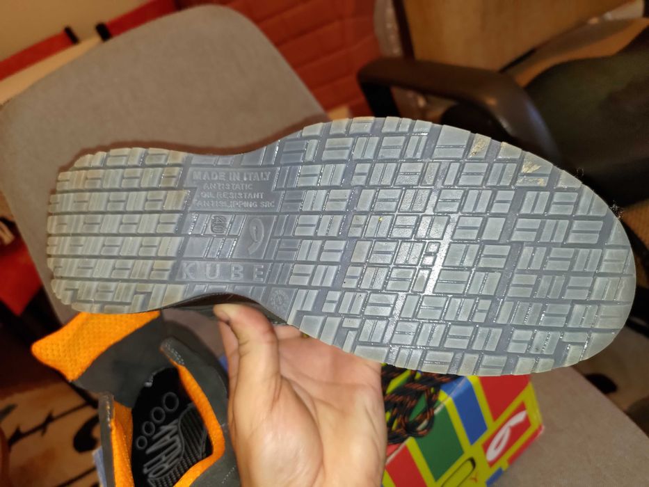 Vând pantofi de protecție premium Giasco Volare S3, mărimea 40 (cod model: KU073T)
